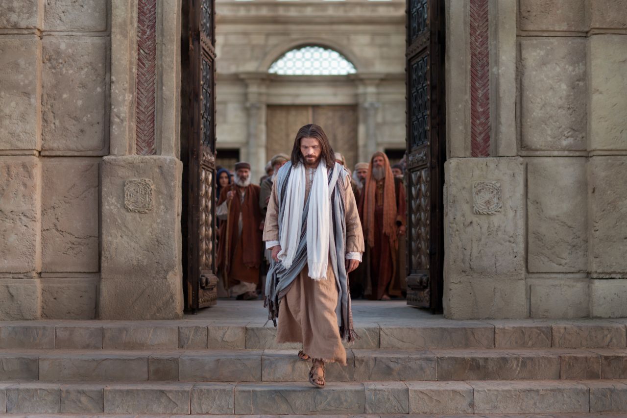 Jésus descend de la montagne du temple