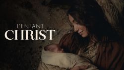 Marie tenant l'enfant Jésus dans le court métrage L'Enfant Jésus